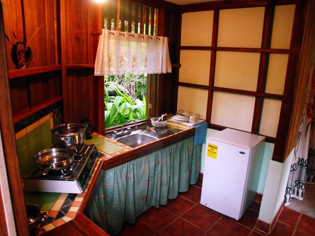 La Casa De Rolando Villa Puerto Viejo de Talamanca ภายนอก รูปภาพ
